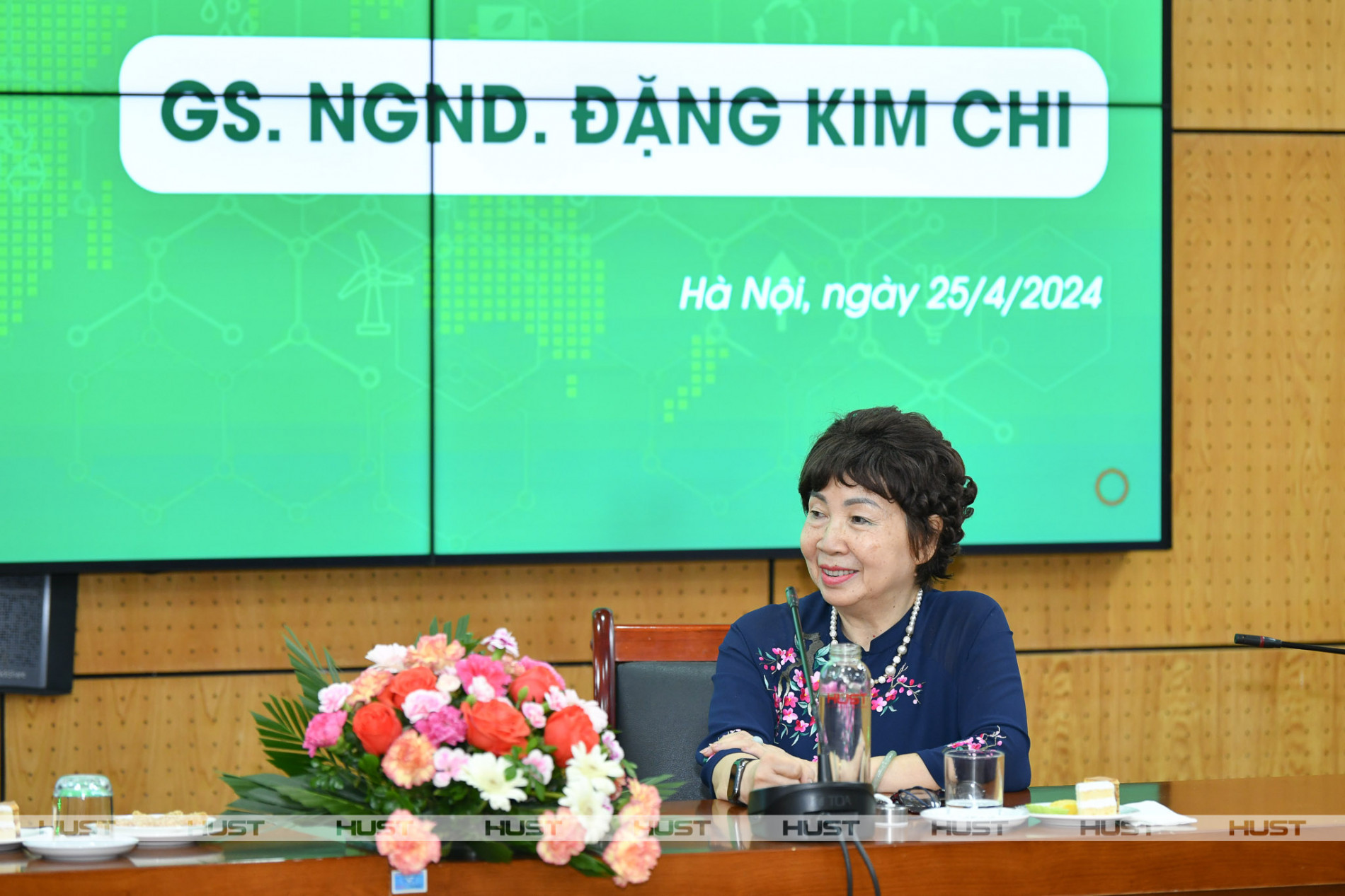 Vấn[-]đề[-]quản[-]lý[-]an[-]toàn[-]phòng[-]cháy[-]chữa[-]cháy[-]là[-]cực[-]kỳ[-]cần[-]thiết,[-]rất[-]cần[-]những[-]phương[-]án[-]nghiên[-]cứu[-]hoàn[-]thiện[-]việc[-]sử[-]dụng[-]pin[-]xe[-]điện